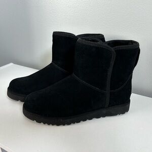 UGG Cory II Black Women’s Boots Size 5.5